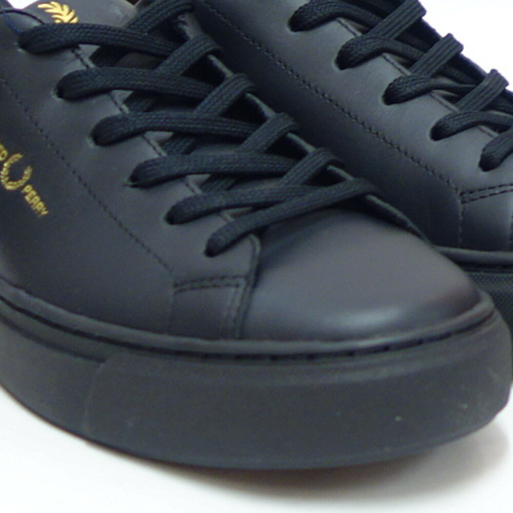 フレッドペリーFREDPERRYB5310774(ユニセックス)B71LEATHERカラー:Black/Goldレザースニーカークラシックデザイン「靴」