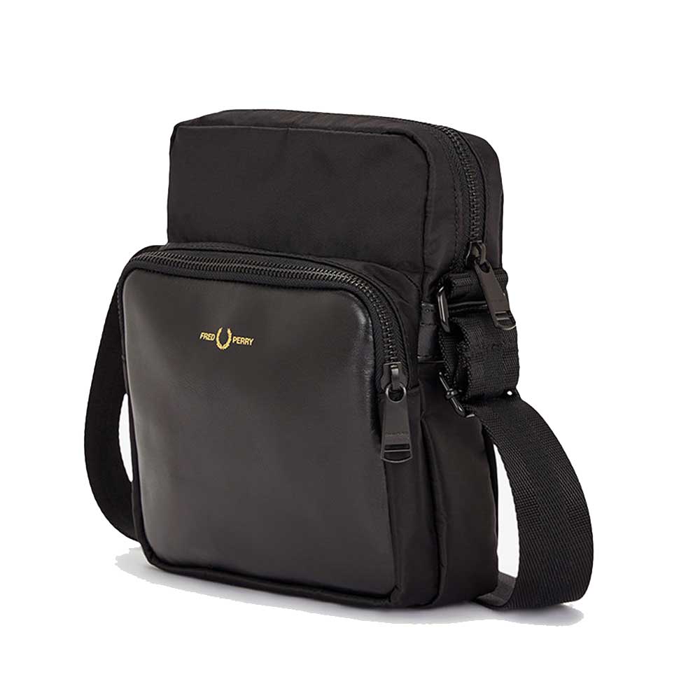 FREDPERRYフレッドペリーNylonTwillLeatherSideBagL7275774(BLACK/GOLD)ショルダーバッグボディバックサイドバッグ
