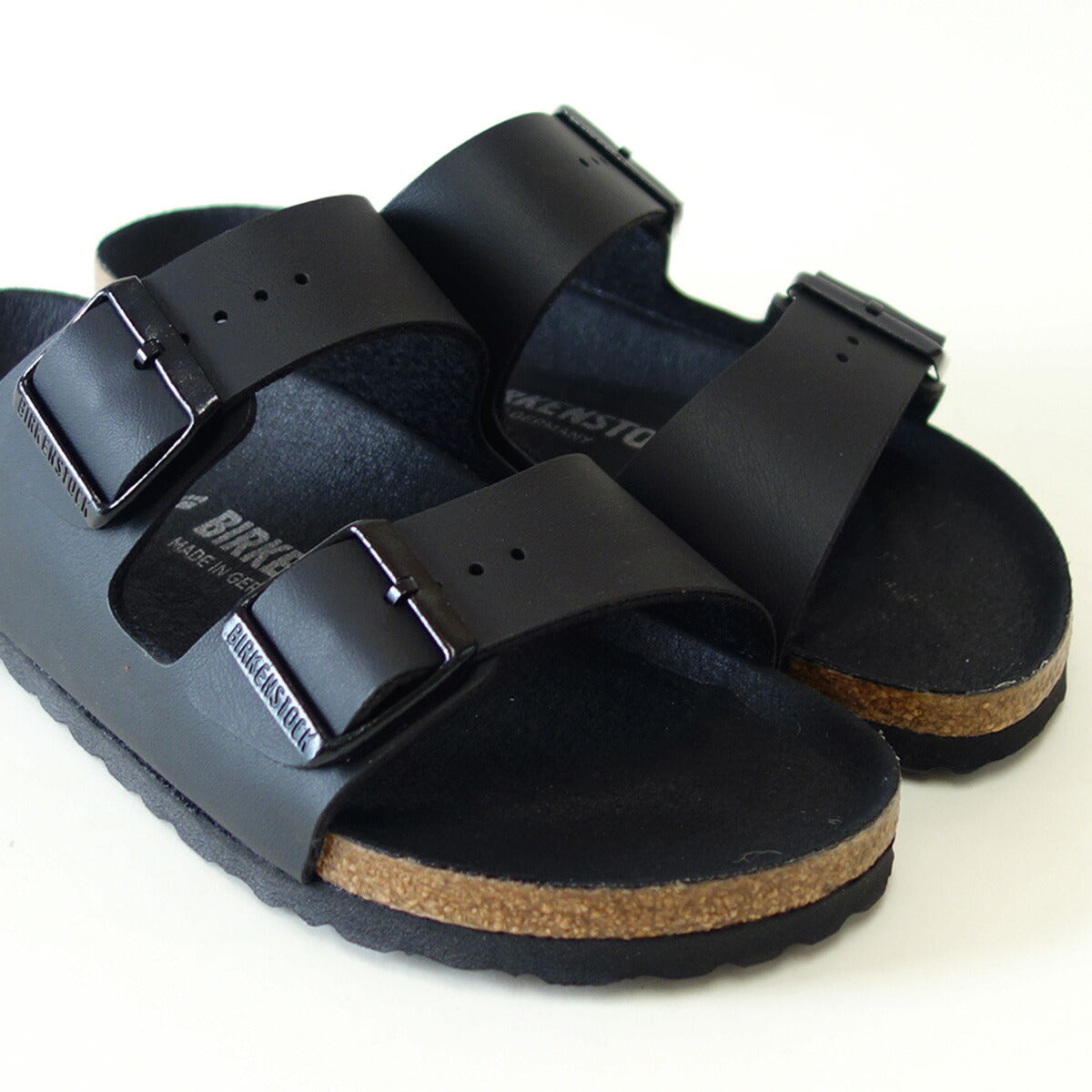 BIRKENSTOCKビルケンシュトックARIZONA（アリゾナ）Triplesブラック1019069（ナローフィット幅狭）ドイツ生まれの快適サンダル「靴」