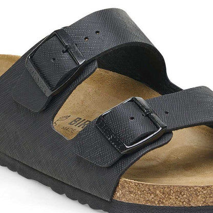 BIRKENSTOCKビルケンシュトックARIZONA（アリゾナ）サフィアーノブラック1026437（レギュラーフィット幅広）メンズサンダルビルコフロールエンボス加工「靴」