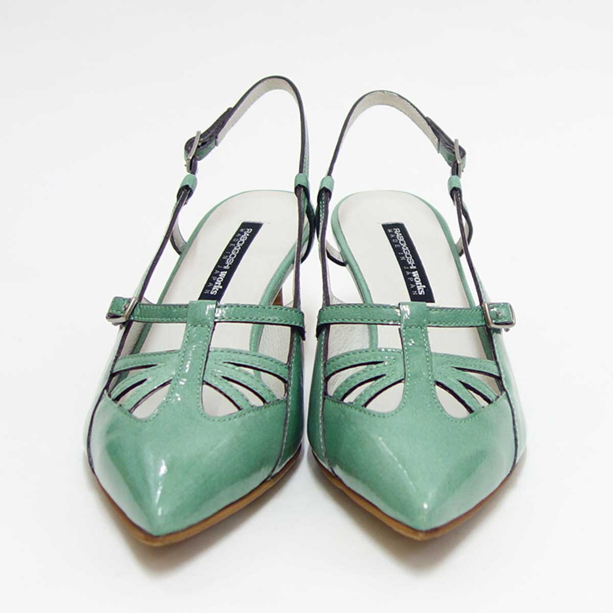 【SALE 50%OFF】 RABOKIGOSHI works（ラボキゴシ ワークス） 12316 ライトグリーン エナメルバックベルトパンプス 「靴」