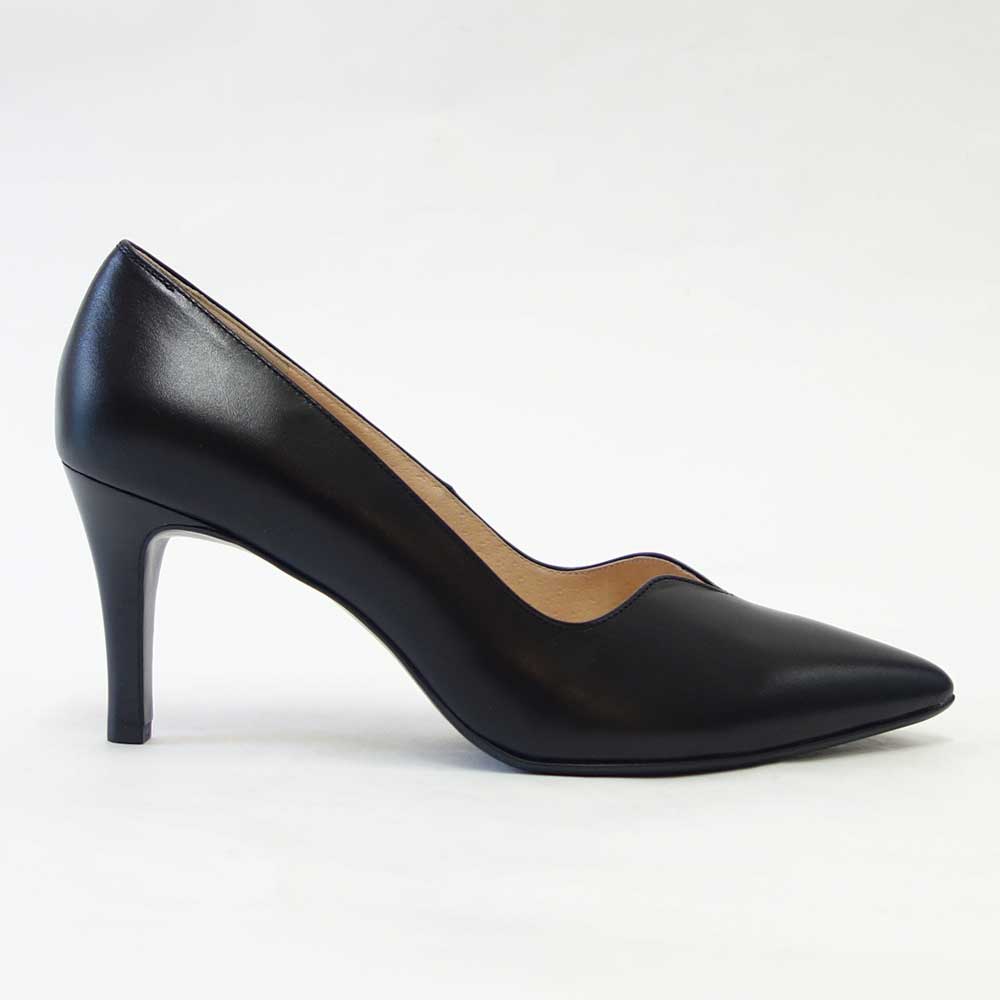 EIZO エイゾー 17156 ブラック／ブラック 上質レザーのスタイリッシュパンプス 7.5cmヒール（日本製） 「靴」