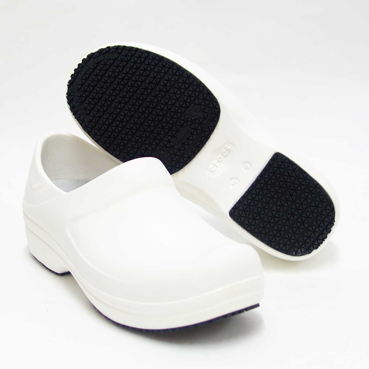 crocs クロックス neria pro clog w<br>ネリア プロ クロッグ ウィメン<br> 204045 100 ホワイト（レディース）<BR>水・油にも滑りにくいソール搭載<BR>「靴」