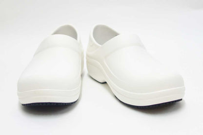 crocs クロックス neria pro clog w<br>ネリア プロ クロッグ ウィメン<br> 204045 100 ホワイト（レディース）<BR>水・油にも滑りにくいソール搭載<BR>「靴」