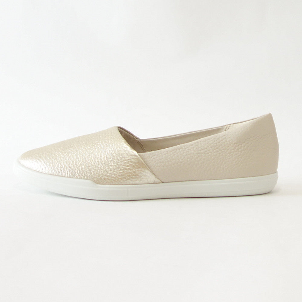 【SALE 30%OFF】 エコー ECCO SIMPIL WOMEN'S SLIP-ON ゴールド／ベージュ 20860360674 （レディース） 甲深 フラット パンプス 快適な履き心地のレザーシューズ コンフォートシューズ 「靴」