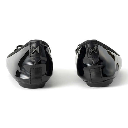 バタフライツイストBUTTERFLYTWISTSJASMIN（ジャスミン）22023NBLKPATENT（ブラックパテント）お洒落な携帯バレエシューズ「靴」