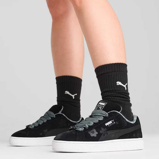 プーマPUMAスウェードXLHELLOKITTYウィメンズスニーカー40238101PUMABlack-LightMoss（レディース）スエードレザーローカットスニーカーウォーキング「靴」
