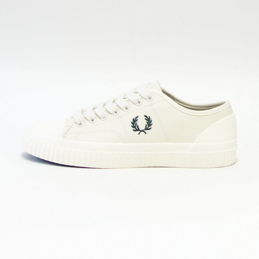 【SALE 20%OFF】 FRED PERRY フレッドペリー  B4328 760（ユニセックス）HUGHES LOW LEATHER カラー：Light Ecru  天然皮革 ローカットスニーカー テニスシューズ  「靴」