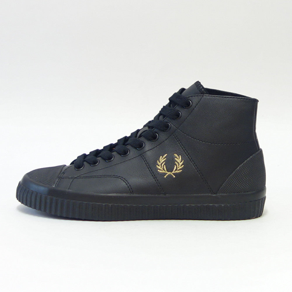 FRED PERRY フレッドペリー  B4358 102（ユニセックス）HUGHES MID LEATHER カラー：ブラック  天然皮革 ミッドカットスニーカー テニスシューズ  「靴」