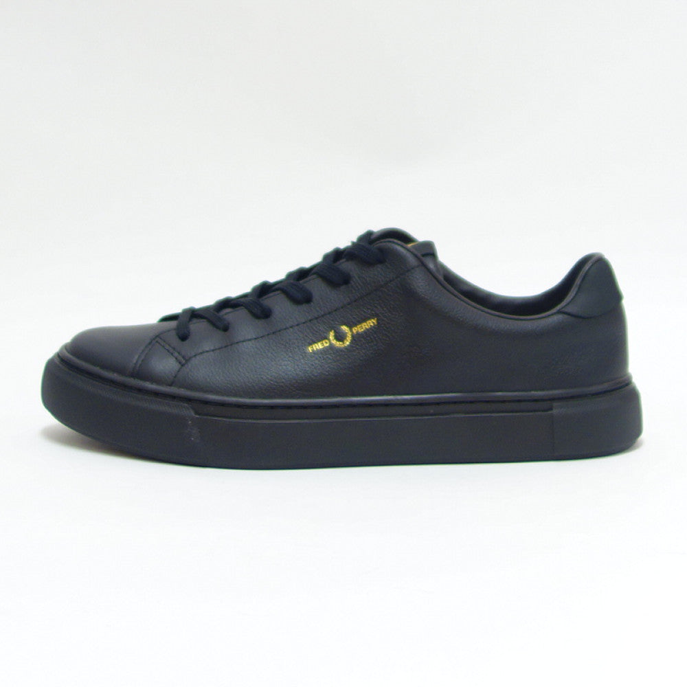 フレッドペリー FRED PERRY  B5311 102（ユニセックス）B71 Tumbled Leather カラー：ブラック レザースニーカー  クラシックデザイン 「靴」