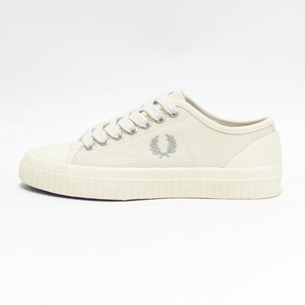 FRED PERRY フレッドペリー  B5322 560（ユニセックス）HUGHES LOW TEXTURD POLY カラー：ECRU  人工繊維 ローカットスニーカー テニスシューズ  「靴」