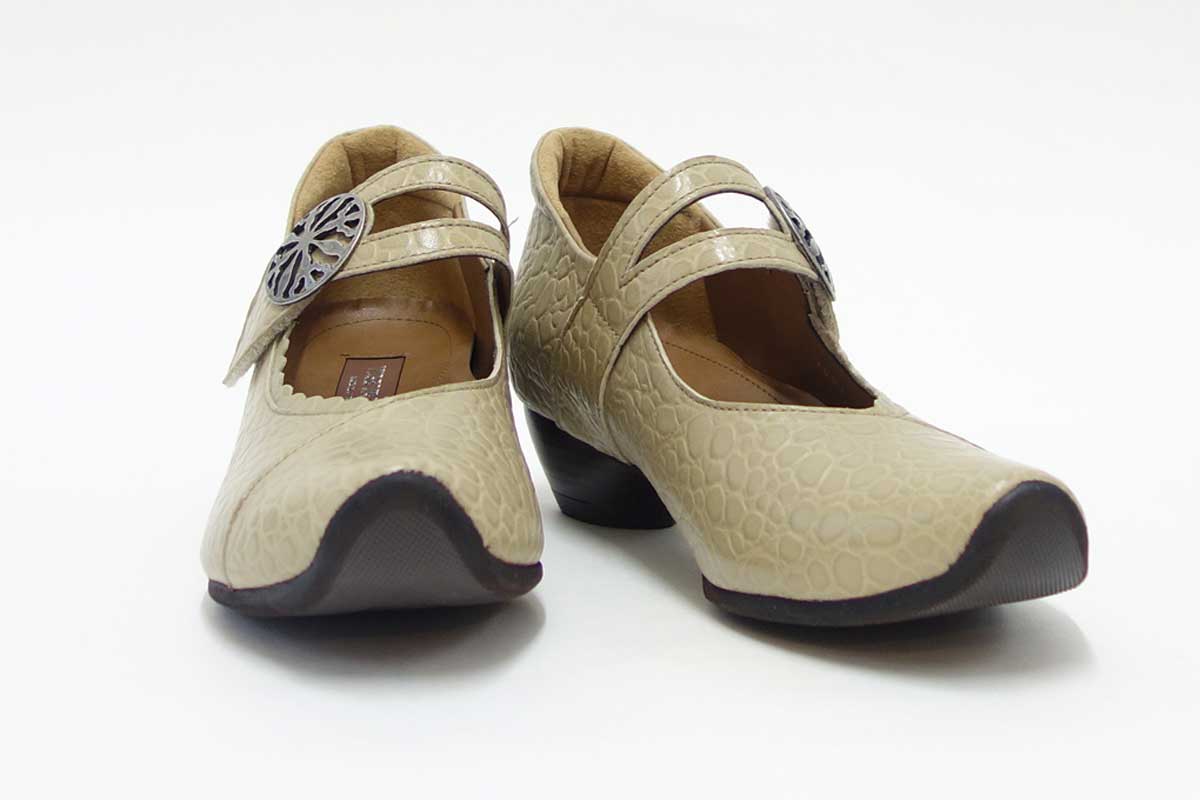 VIGEVANO ビジェバノ 7003 オーク（日本製） ゆったりEEEE ストラップパンプス 上質な天然皮革が優しく包み込みます 「靴」 母の日 おすすめ ギフト