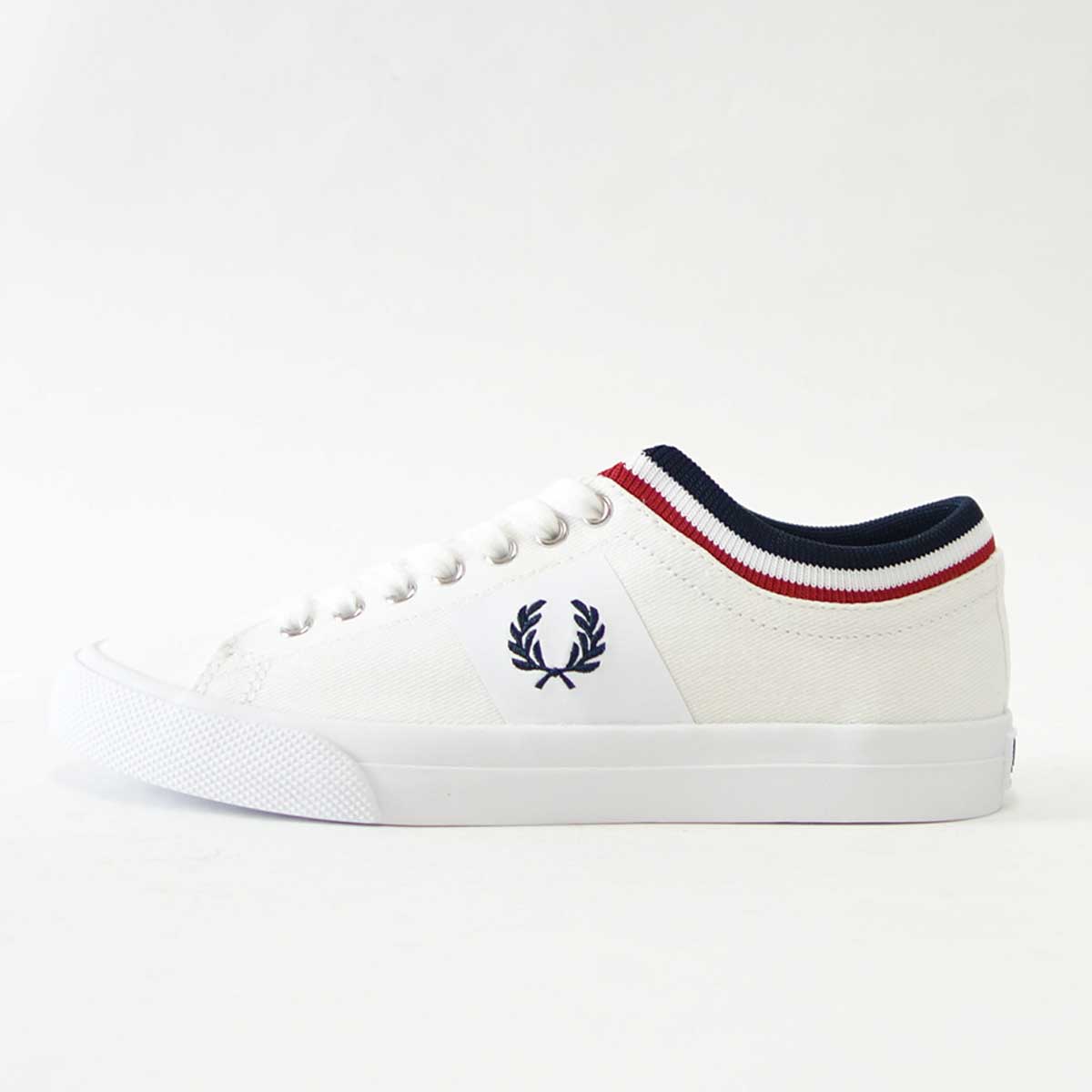 FRED PERRY フレッドペリー B7106（ユニセックス）Underspin Tipped Cuff Twill  カラー：ホワイト／ネイビー（100A）   「靴」