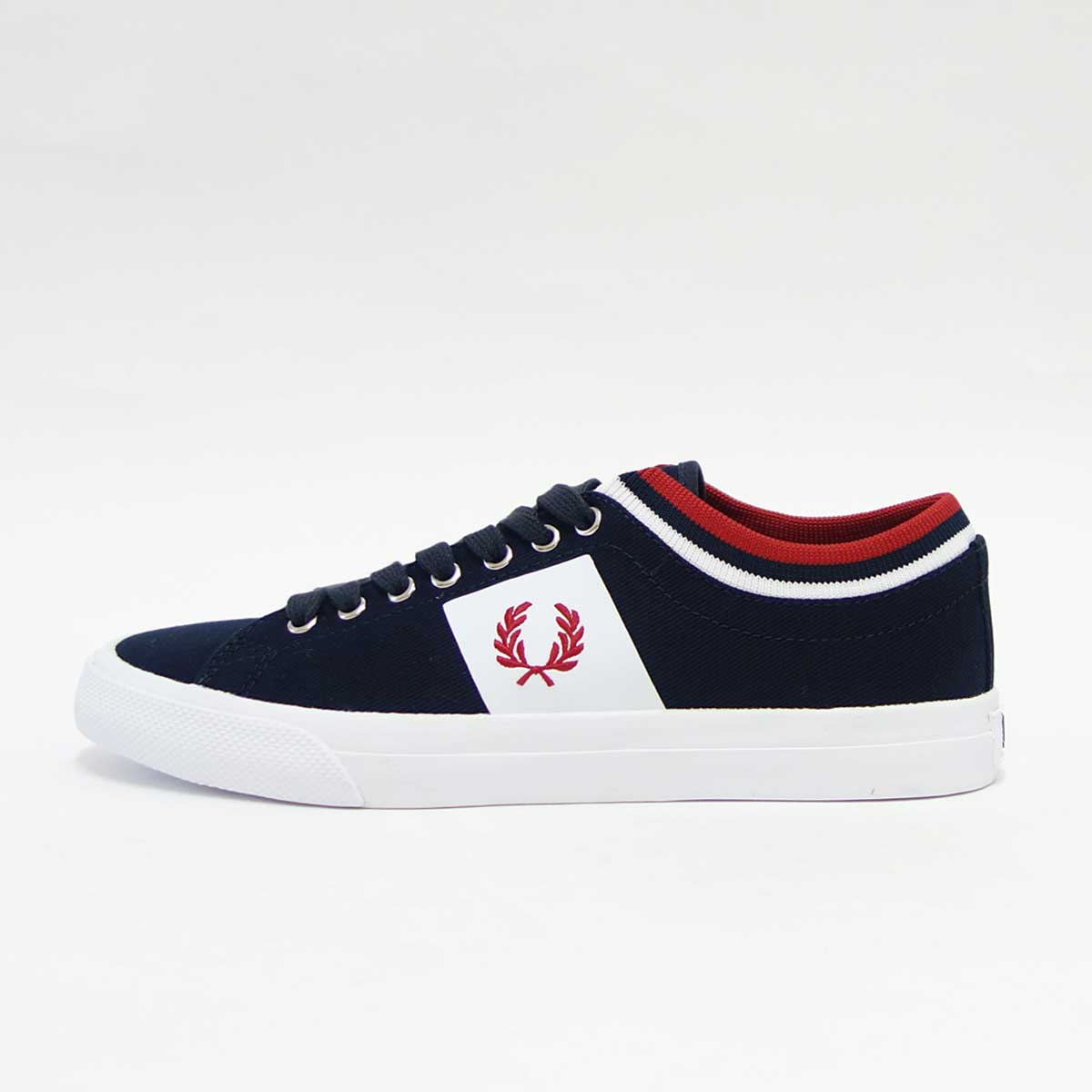 FRED PERRY フレッドペリー B7106（ユニセックス）Underspin Tipped Cuff Twill  カラー：ネイビー／ホワイト（608A）   「靴」