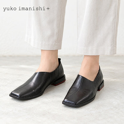 ユーコイマニシyukoimanishi+761019NUUブラックスクエアトゥカッターフラットスリッポンシューズ「靴」