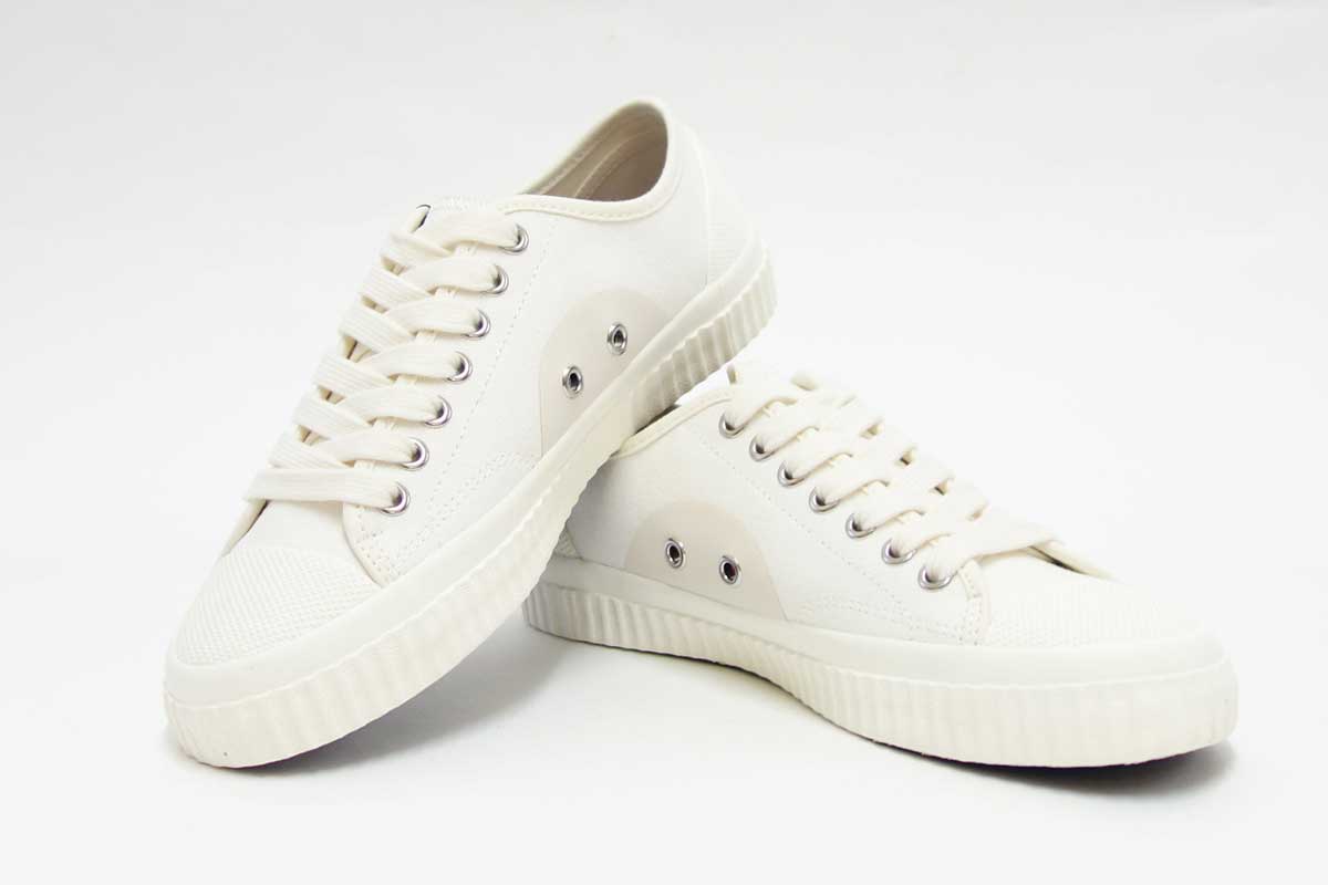 【SALE 30%OFF】 FRED PERRY フレッドペリー B8108（ユニセックス）Hughes Low Canvas カラー：LIGHT ECRU（760）   「靴」