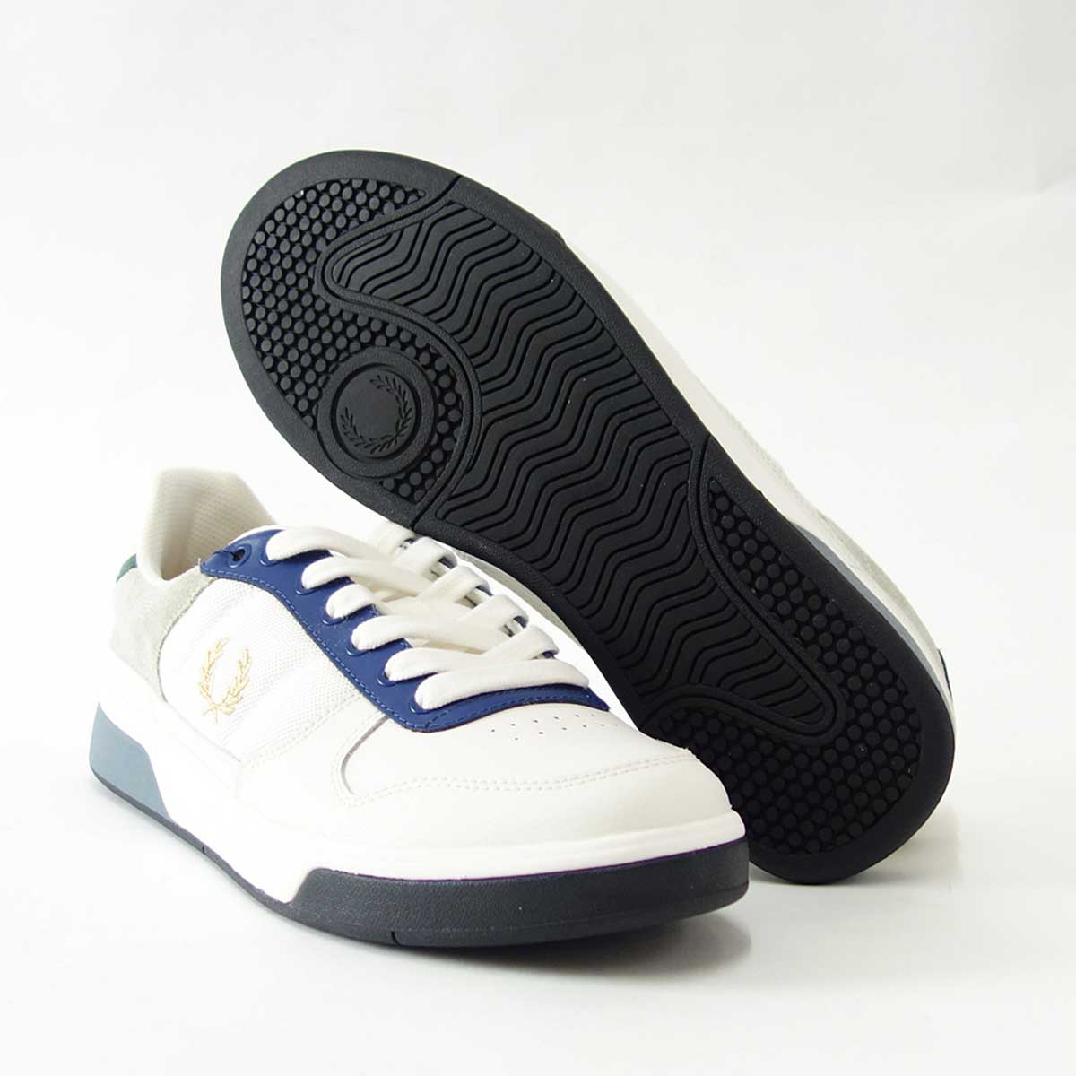 【SALE 40%OFF】 FRED PERRY フレッドペリー  B8330 303（メンズ）B200 Leather  カラー：スノーホワイト レザー＆メッシュのローカットスニーカー  「靴」