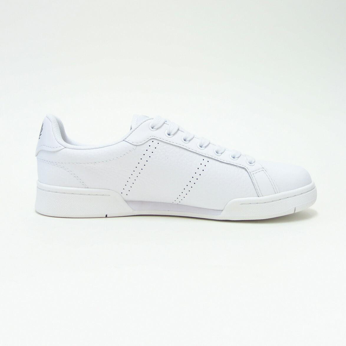 FREDPERRYフレッドペリーB1315134（ユニセックス）B722TEXTUREDLEATHER/SNCE1952カラー：WHITE天然皮革のローカットスニーカー「靴」
