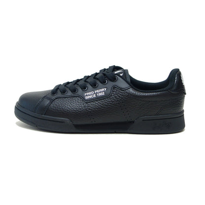 FRED PERRY フレッドペリー  B1315 220（ユニセックス）B722 TEXTURED LEATHER/SNCE1952  カラー：BLACK 天然皮革のローカットスニーカー 「靴」