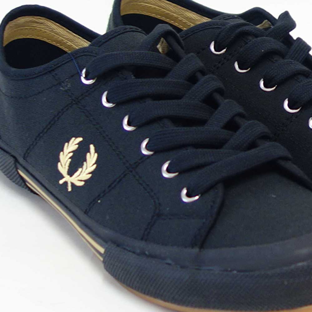 FREDPERRYフレッドペリーB233290A（メンズ）B708VINTAGETENNISCANVAS（ヴィンテージテニスキャンバス）カラー：ブラックローカットスニーカー「靴」
