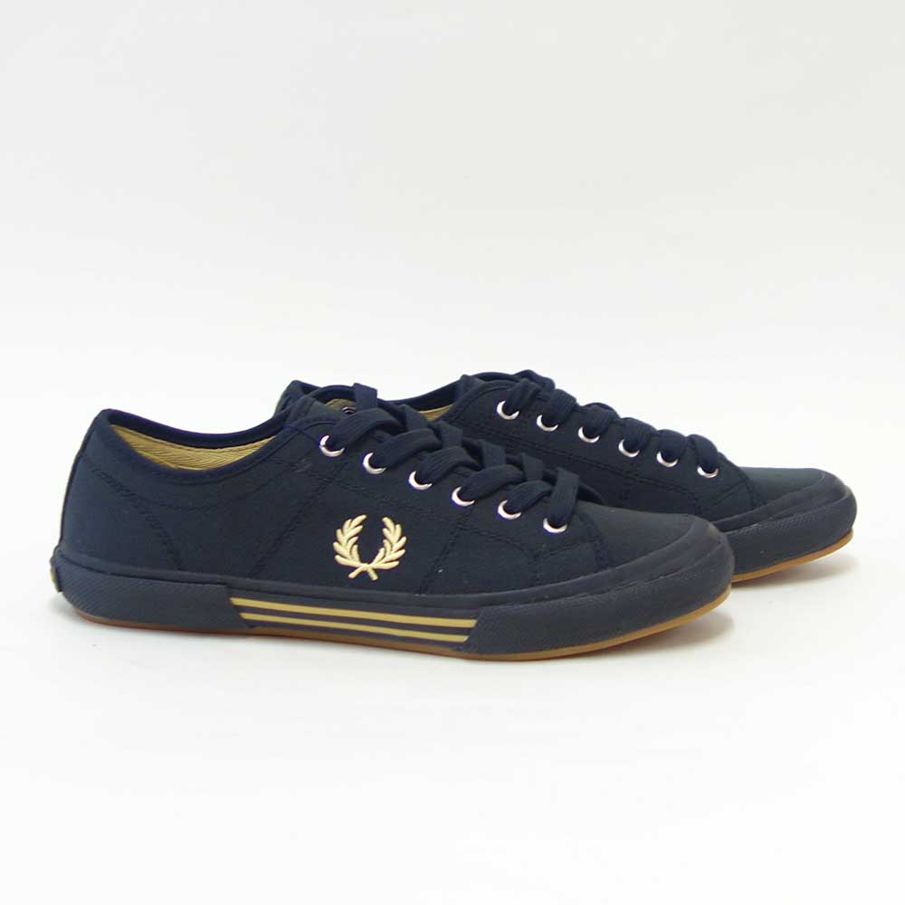 FREDPERRYフレッドペリーB233290A（メンズ）B708VINTAGETENNISCANVAS（ヴィンテージテニスキャンバス）カラー：ブラックローカットスニーカー「靴」