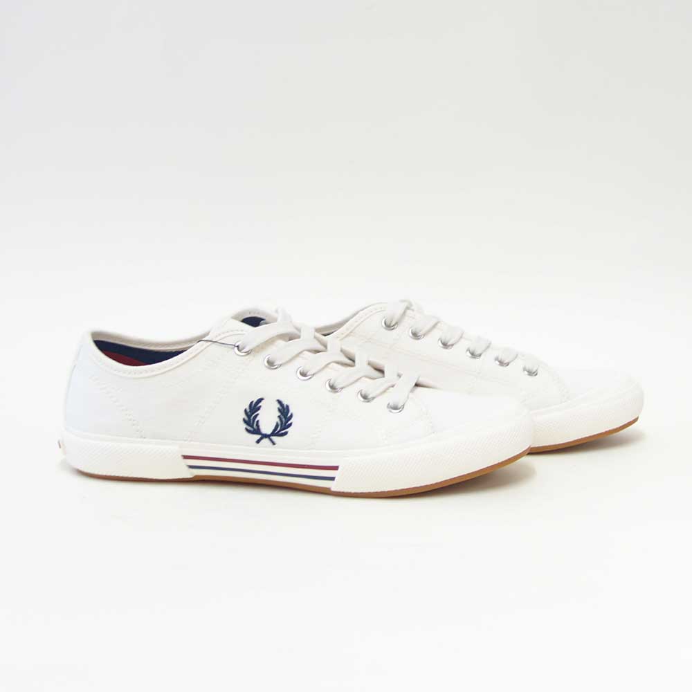 FREDPERRYフレッドペリーB2332T60（メンズ）B708VINTAGETENNISCANVAS（ヴィンテージテニスキャンバス）カラー：スノーホワイトローカットスニーカー「靴」