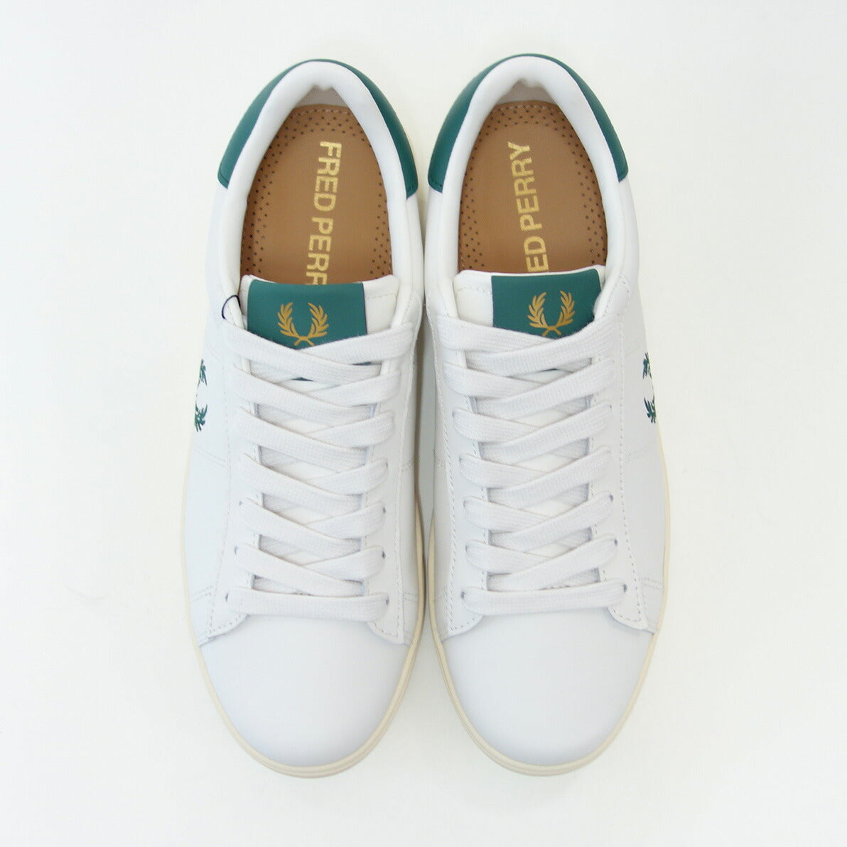 FREDPERRYフレッドペリーB4334D06（ユニセックス）SPENCERLEATHER（スペンサーレザー）カラー：LIGHTECRU天然皮革のローカットスニーカー「靴」