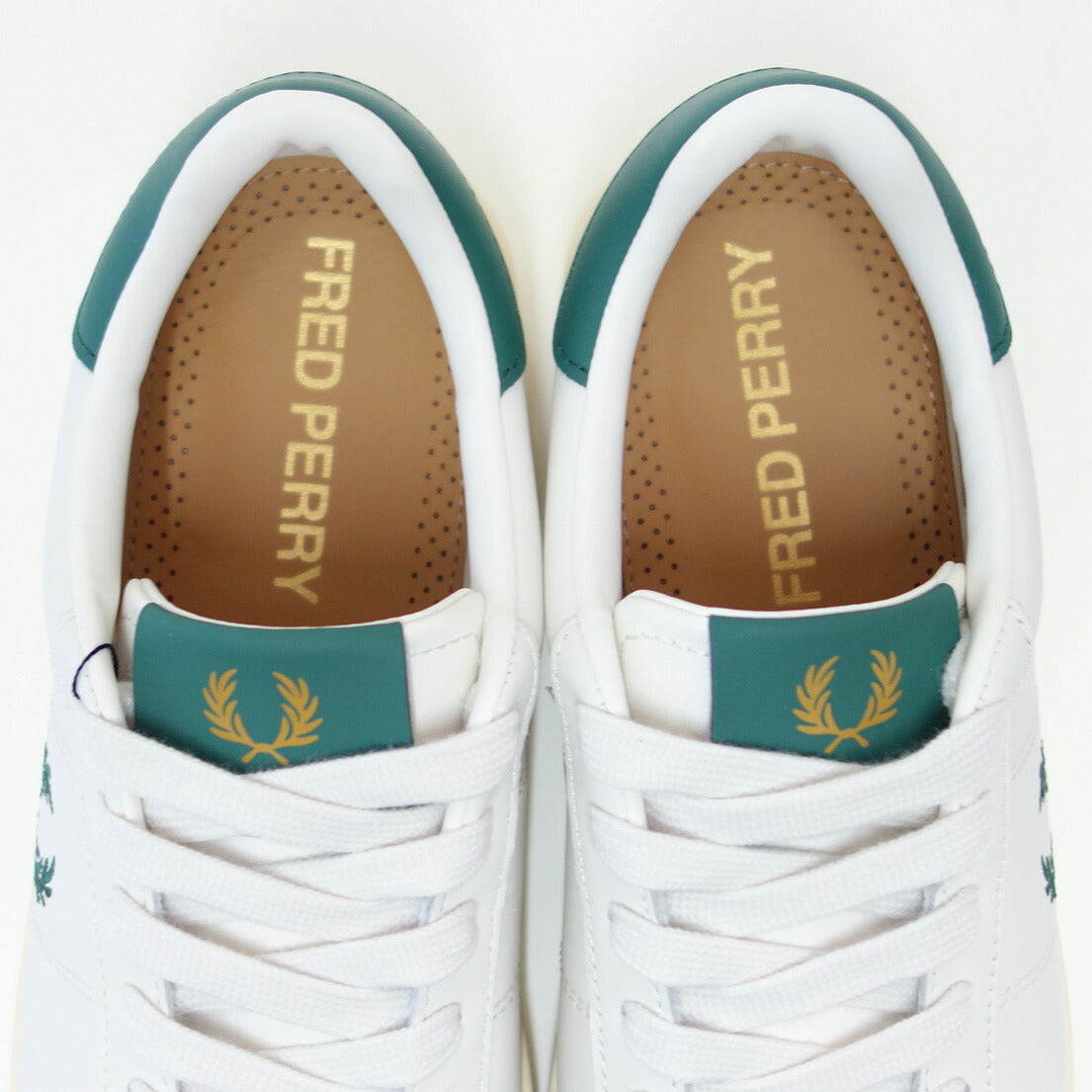 FREDPERRYフレッドペリーB4334D06（ユニセックス）SPENCERLEATHER（スペンサーレザー）カラー：LIGHTECRU天然皮革のローカットスニーカー「靴」