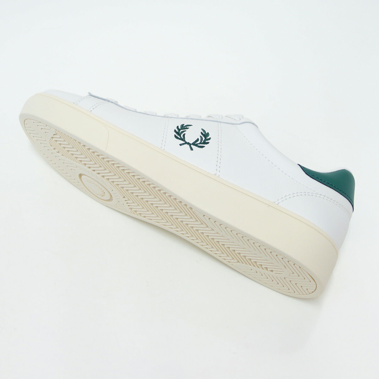 FREDPERRYフレッドペリーB4334D06（ユニセックス）SPENCERLEATHER（スペンサーレザー）カラー：LIGHTECRU天然皮革のローカットスニーカー「靴」