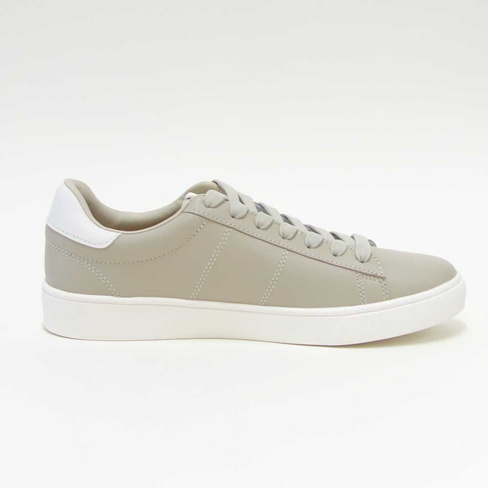 FREDPERRYフレッドペリーB4334P04（ユニセックス）SPENCERLEATHER（スペンサーレザー）カラー：LIGHTOYSTER天然皮革のローカットスニーカー「靴」