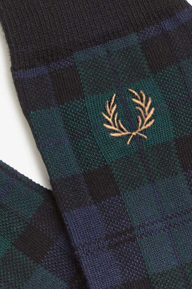 FREDPERRYフレッドペリーTARTANSOCKC1155（カラー：37Aブラックウォッチタータン:Q21BURNTTOBACCO）タータンチェックソックス（ポルトガル製）靴下