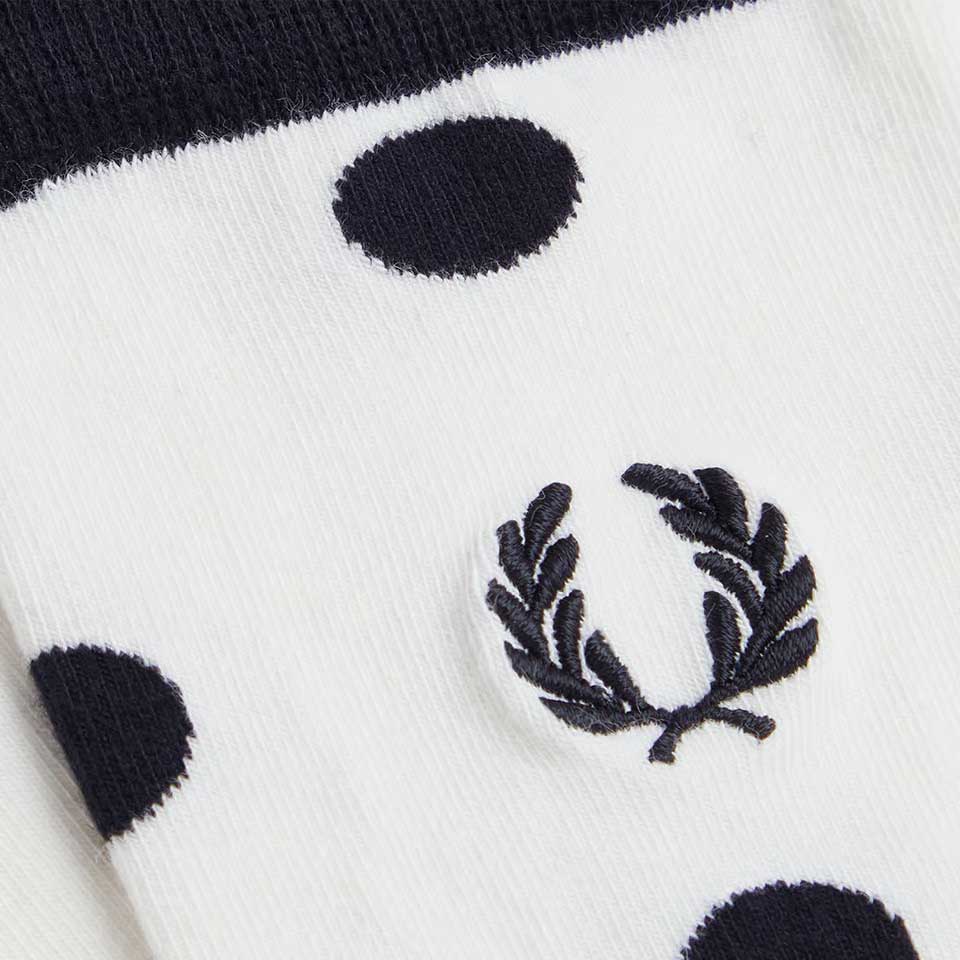 FREDPERRYフレッドペリーAmyWinehousePolkaDotSocksC3330（カラー：129SNOWWHITE）クルーネックソックス（ポルトガル製）