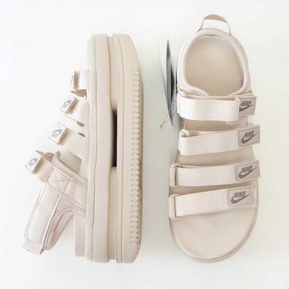 NIKEナイキウィメンズアイコンクラシックサンダルDH0223102サンドドリフト/ミンクブラウン/ヘンプ（レディース）NIKEWICONCLASSICSANDAL厚底バックストラップ「靴」