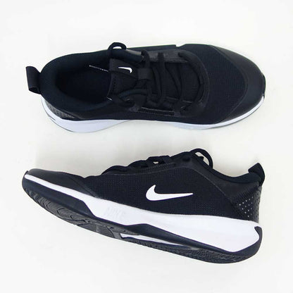 NIKEナイキDM9027002オムニマルチコートGSブラック/ホワイト（キッズシューズ）ジュニアランニングスニーカー子供用運動靴「靴」