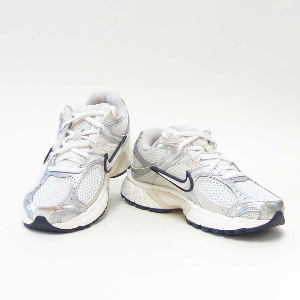 NIKEナイキウィメンズV5RNRhq7901104SUMMITWHITE/LTOREWOODBRN（レディース）スニーカースポーツシューズ「靴」