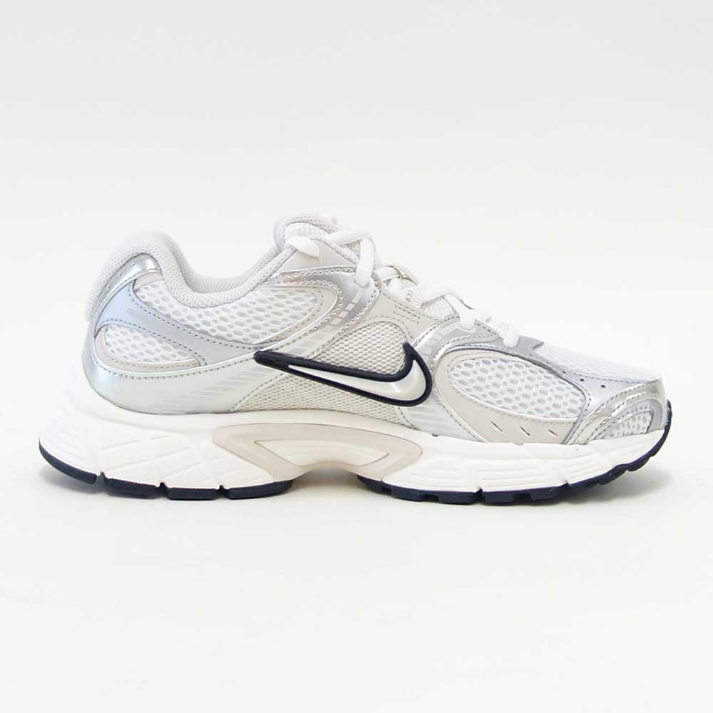 NIKEナイキウィメンズV5RNRhq7901104SUMMITWHITE/LTOREWOODBRN（レディース）スニーカースポーツシューズ「靴」
