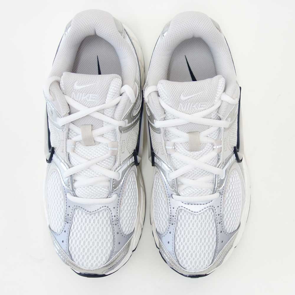 NIKEナイキウィメンズV5RNRhq7901104SUMMITWHITE/LTOREWOODBRN（レディース）スニーカースポーツシューズ「靴」