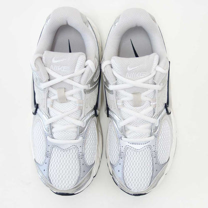 NIKEナイキウィメンズV5RNRhq7901104SUMMITWHITE/LTOREWOODBRN（レディース）スニーカースポーツシューズ「靴」