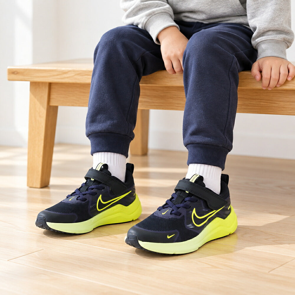 NIKEナイキスランナーLGTPSiu8572032BLACK/LEMONVENOM（キッズシューズ）ランニングゴムレース「靴」