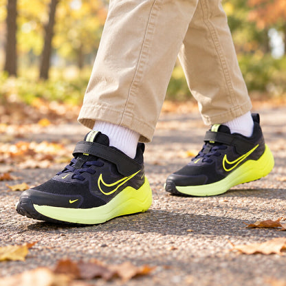 NIKEナイキスランナーLGTPSiu8572032BLACK/LEMONVENOM（キッズシューズ）ランニングゴムレース「靴」