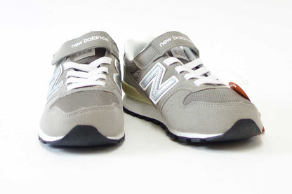 new balance ニューバランス <br>KV996 CWY グレー（キッズ）<br>細身のスリムフィット<BR>「靴」