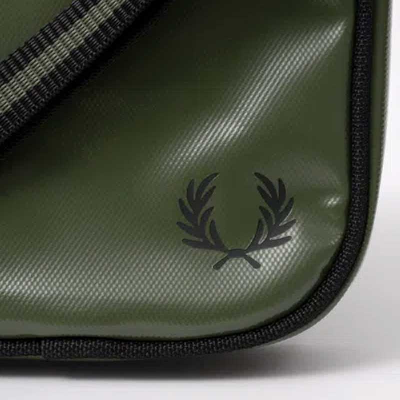 フレッドペリーバッグFREDPERRYClassicSmallSideBagL1179(Z50:LAURELWREATHGREEN/BLACK)ショルダーボディバッグ