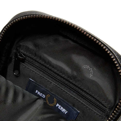 フレッドペリーバッグFREDPERRYSCOTCHGRAINLEATHERSIDEBAGL1189(102:BLACK)ショルダーボディバッグサイドバッグ