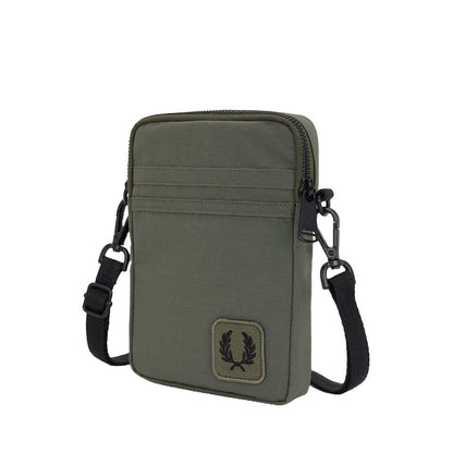 フレッドペリーバッグFREDPERRYNylonBadgeSmallSideBagL1194(X21:LAURELWREATHGREEN)ショルダーボディバッグサイドバッグ