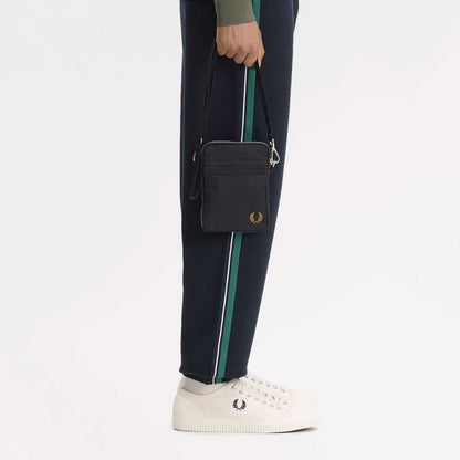 フレッドペリーバッグFREDPERRYBrenthamSmallSideBagL2179(102:BLACK)ショルダーボディバッグサイドバッグ