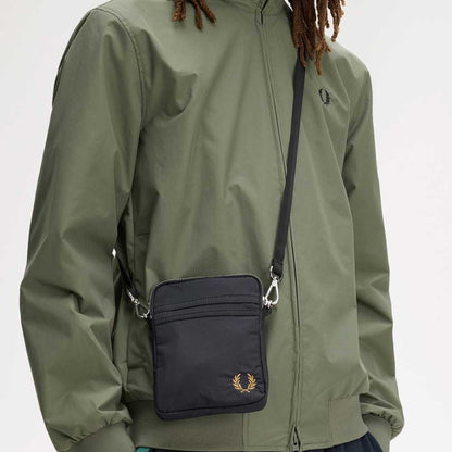 フレッドペリーバッグFREDPERRYBrenthamSmallSideBagL2179(102:BLACK)ショルダーボディバッグサイドバッグ