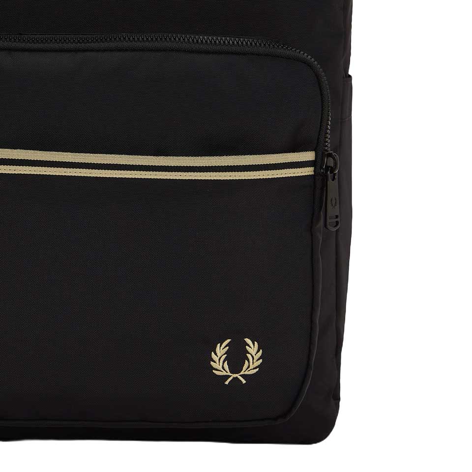 FREDPERRYフレッドペリーTippedTapeBackpackL2807102（ブラック）リュックバックパック