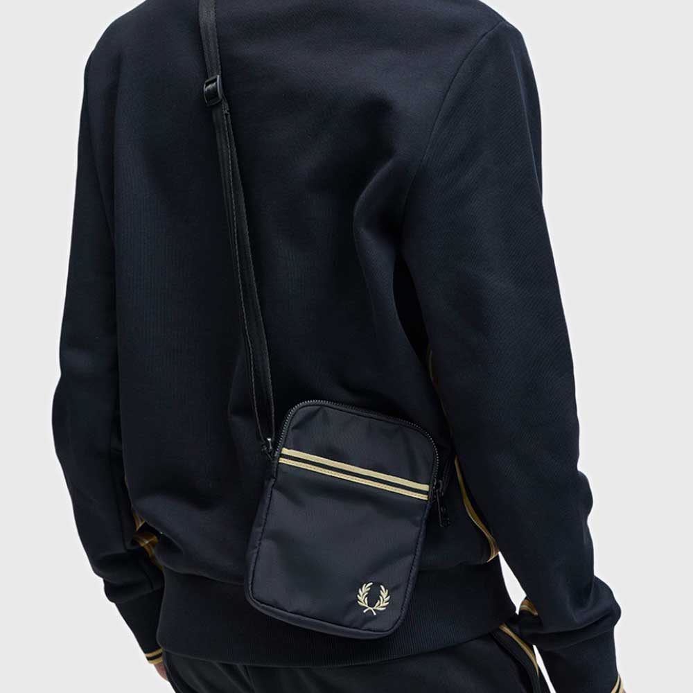 フレッドペリーバッグFREDPERRYTippedTapeSmallSideBagL2809(102:ブラック)ショルダーボディバッグサイドバッグ