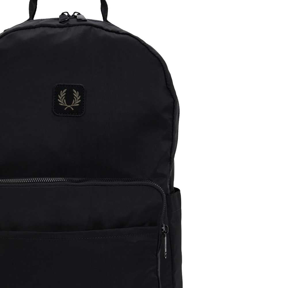 FREDPERRYフレッドペリーCRINKLENYLONBACKPACKL3339102（ブラック）リュックバックパック