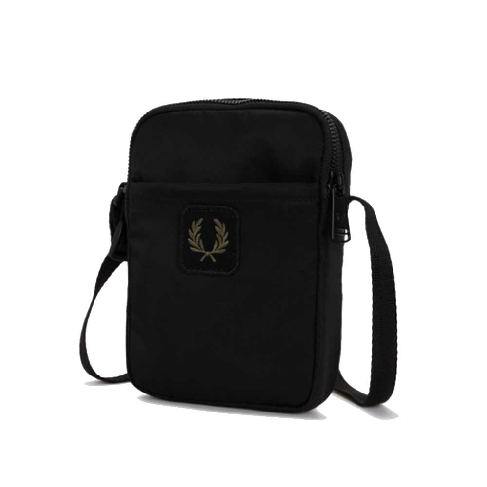 フレッドペリーバッグFREDPERRYCRINKLENLYONSMALLSIDEBagL3341(102:BLACK)ショルダーボディバッグサイドバッグ